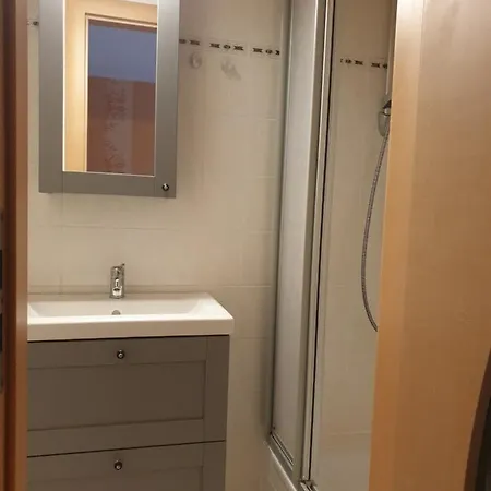 Lägenhet Ferienzimmer Huehnernest Hirtenweg 3 *