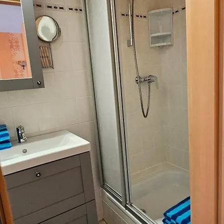 Apartamento Ferienzimmer Hühnernest Hirtenweg 3 Zingst
